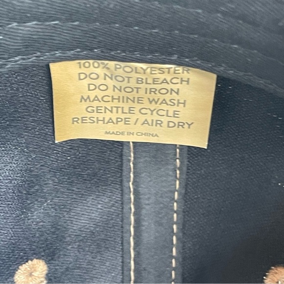 Los Angeles Lakers Camouflage Pechanga Casino Giveaway Snap Back Hat - Picture 6 of 7